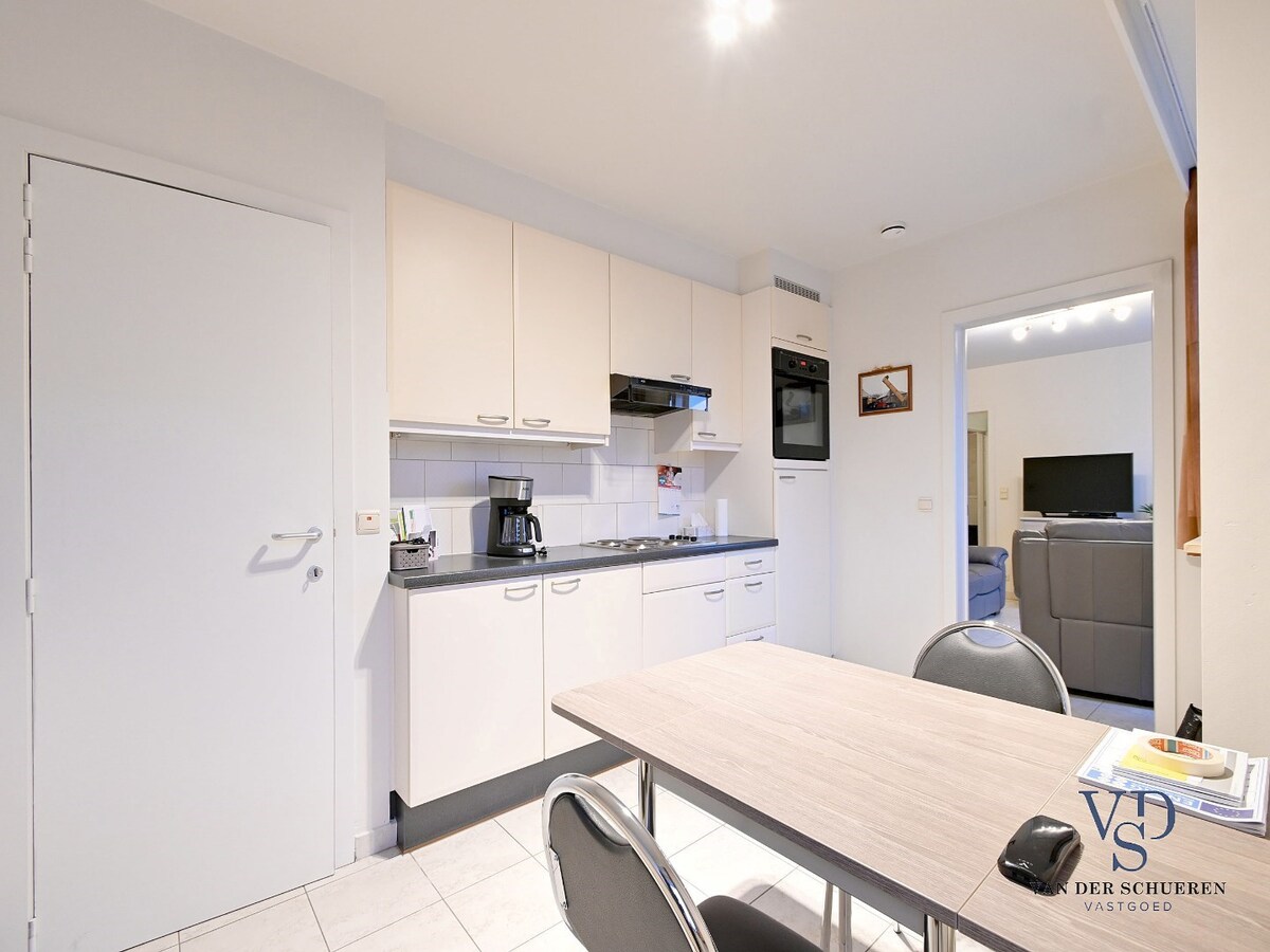 Tijdloos, ruim 1-slpk-appartement mét garage te centrum Gavere 