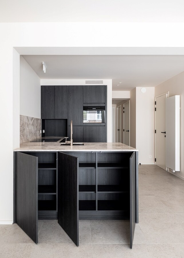 Beautiful renovated apartments with partial sea view! 