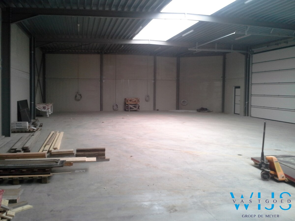Opslagplaats/ loods te Huur in KMO-zone Akmo II te Assenede 