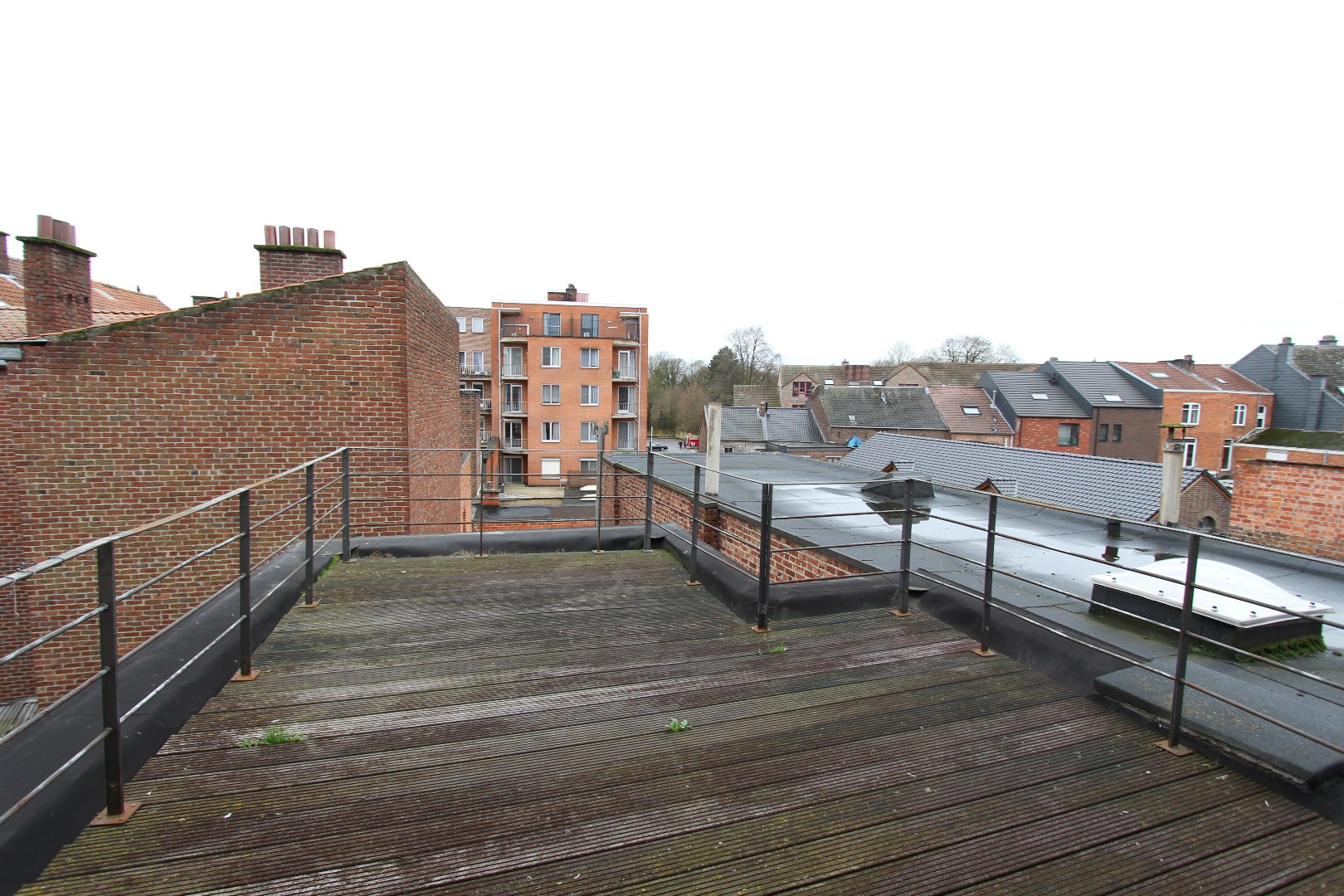 MOOI DUPLEX APPARTEMENT MET RUIM DAKTERRAS 