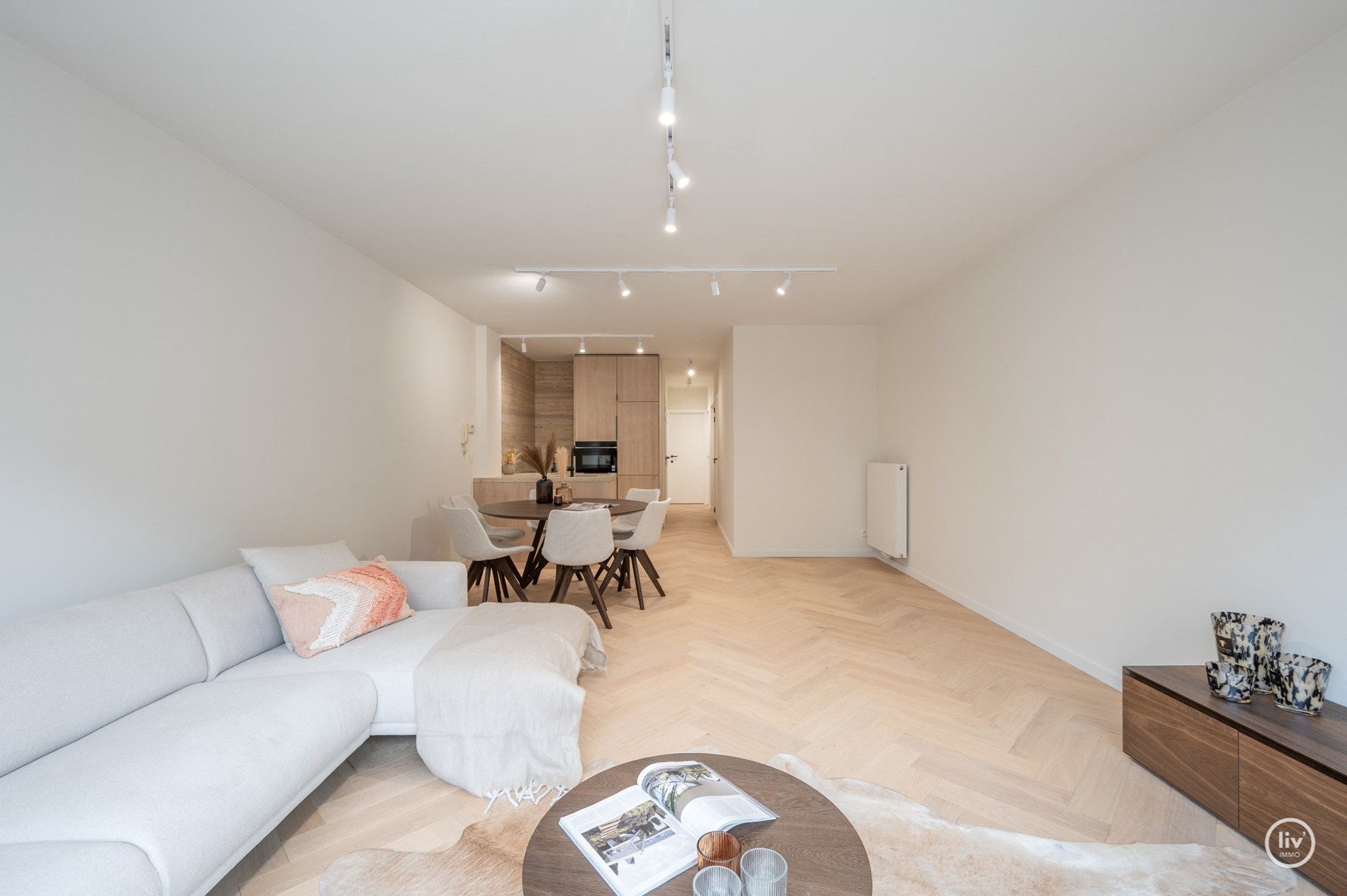 Schitterend gerenoveerd appartement, rustig gelegen, nabij de Lippenslaan en vlakbij de zee te Knokke. 