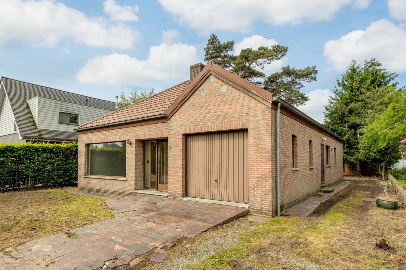 Charmante laagbouw woning met ruime tuin te Oelegem! 