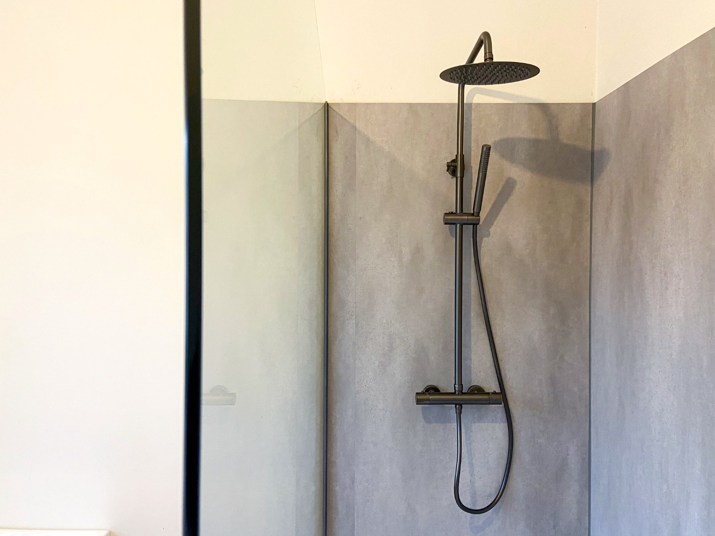 Stijlvol gerenoveerde stadswoning op topligging te Kortrijk! 