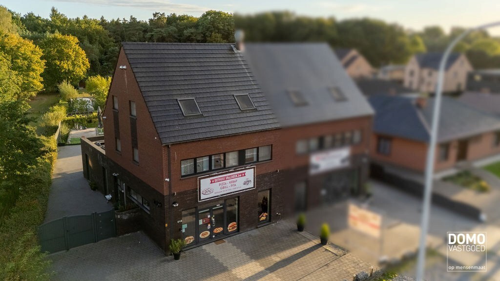 Gunstig gelegen handelshuis te Spalbeek (Hasselt) 