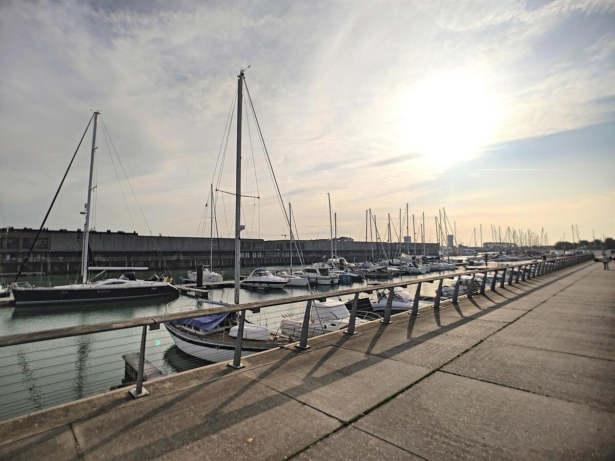 Zeer ruim, op te frissen appartement van 118m² met prachtige zichten - Zeebrugge 