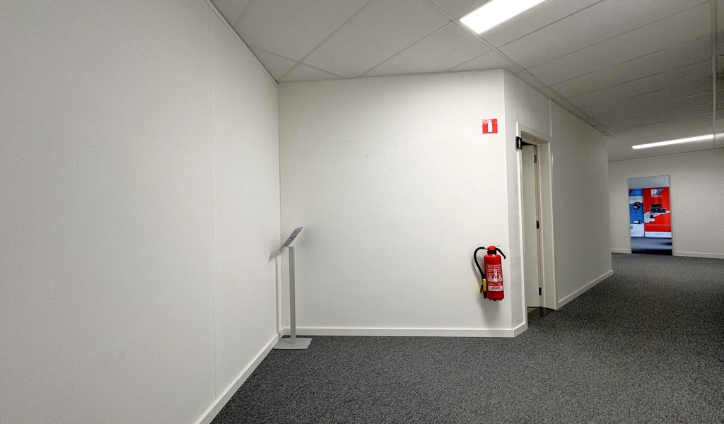 Instapklaar kantoor te huur in industriezone Mechelen-Noord 
