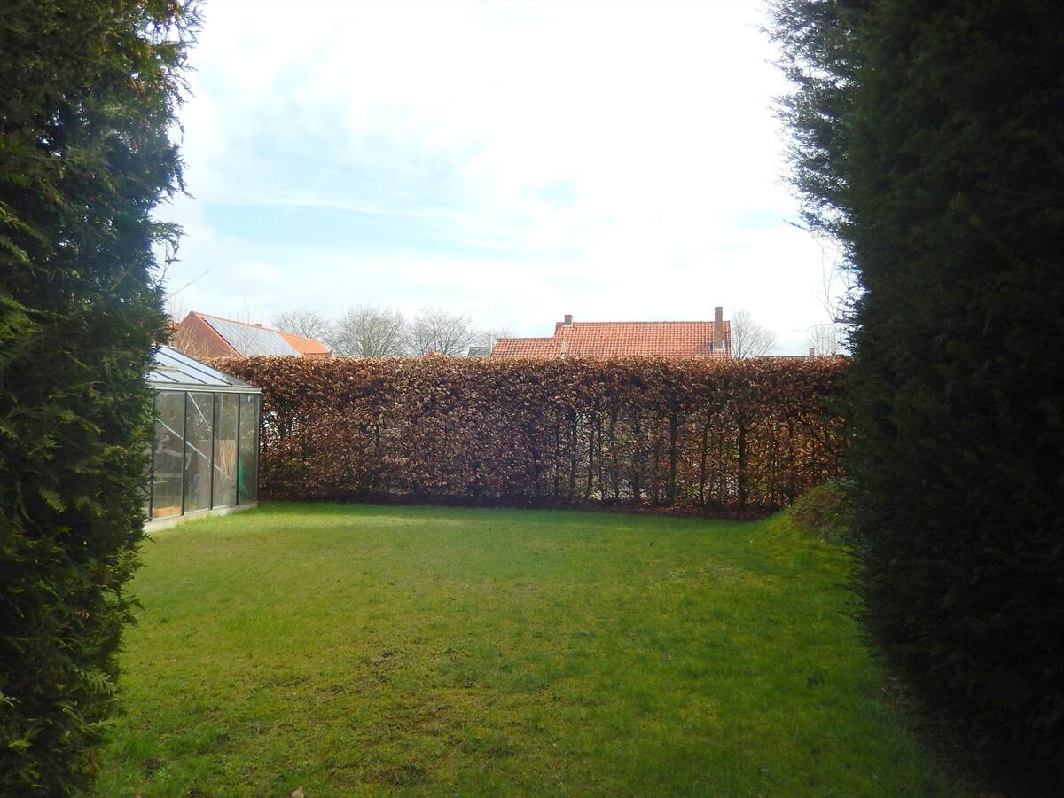 Woning met 4 slaapkamers en grote zonnige tuin 