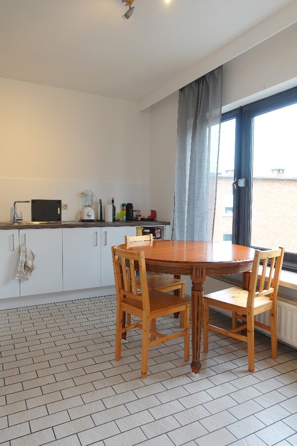 Gezellig instapklaar appartement met garage 