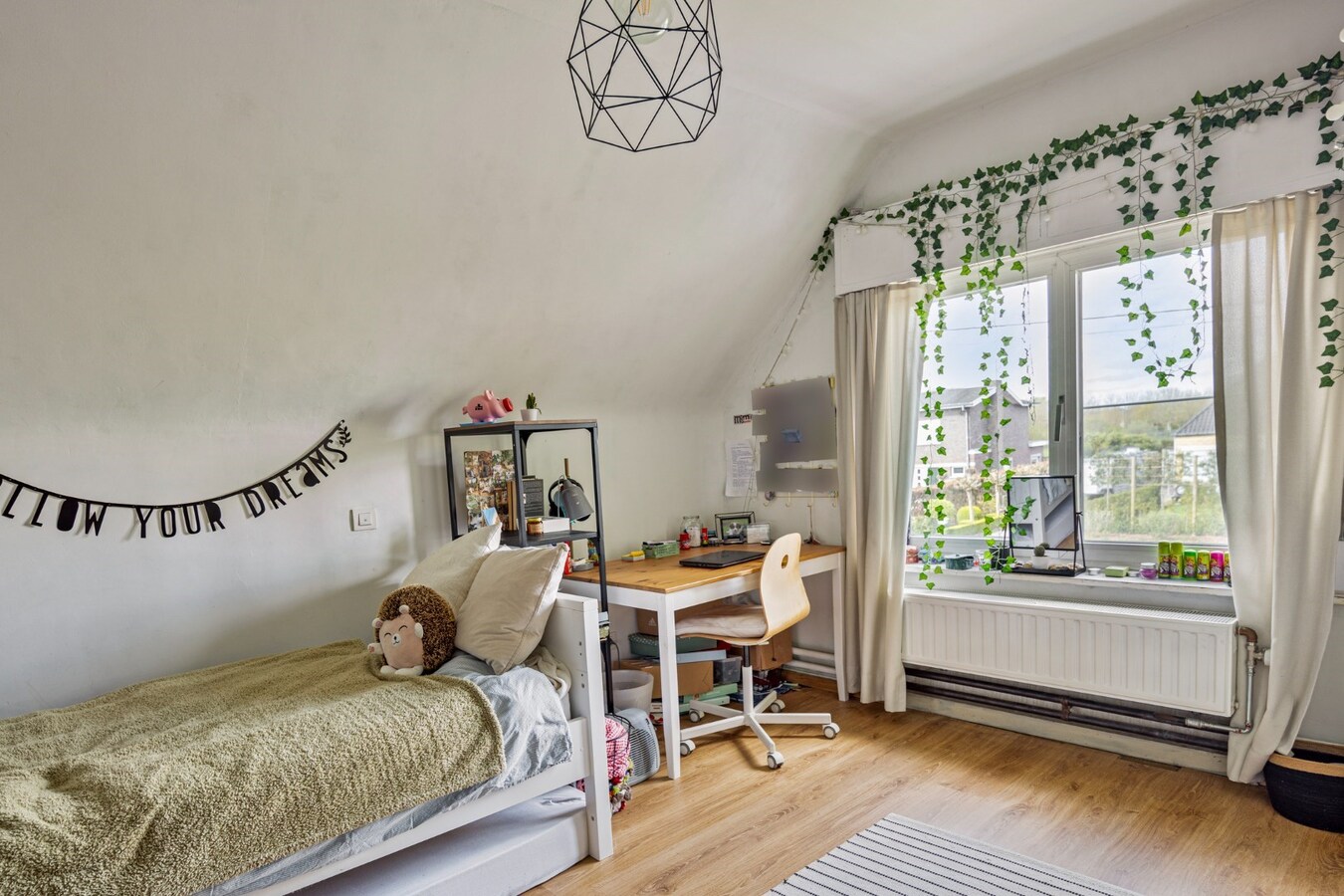 Residentieel gelegen, vrijstaande woning met praktijkruimte 