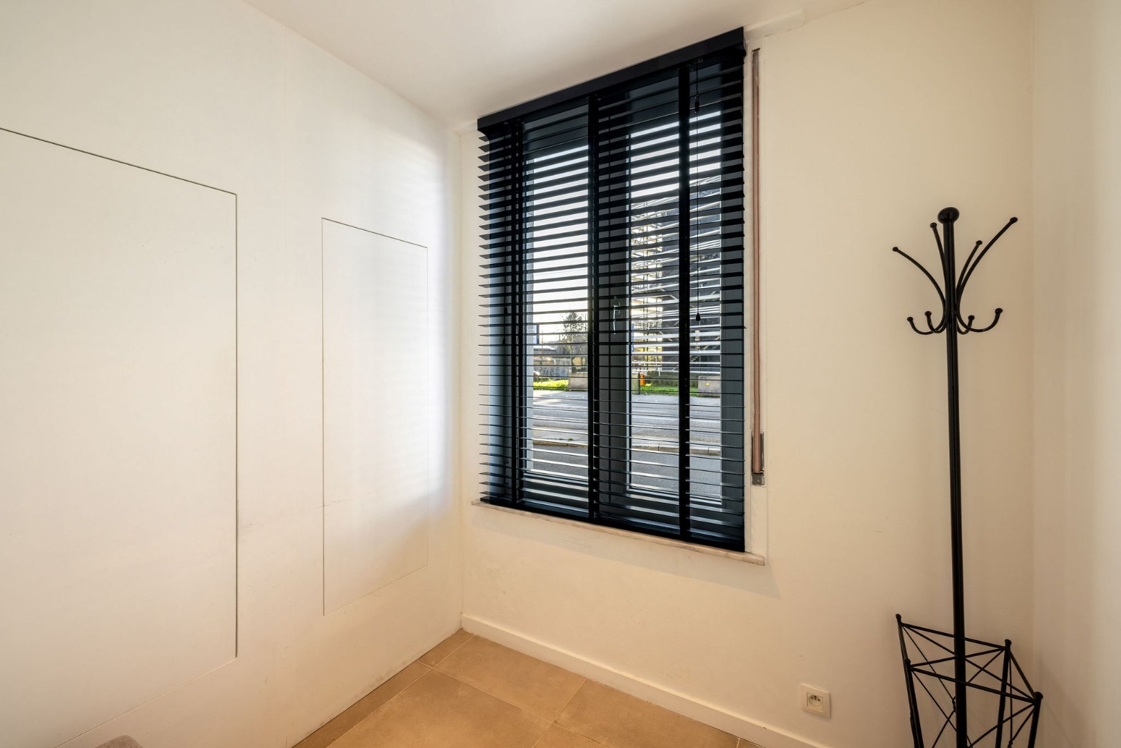 Volledig gerenoveerde stadswoning met flexibele indeling nabij Gent-Sint-Pieters 