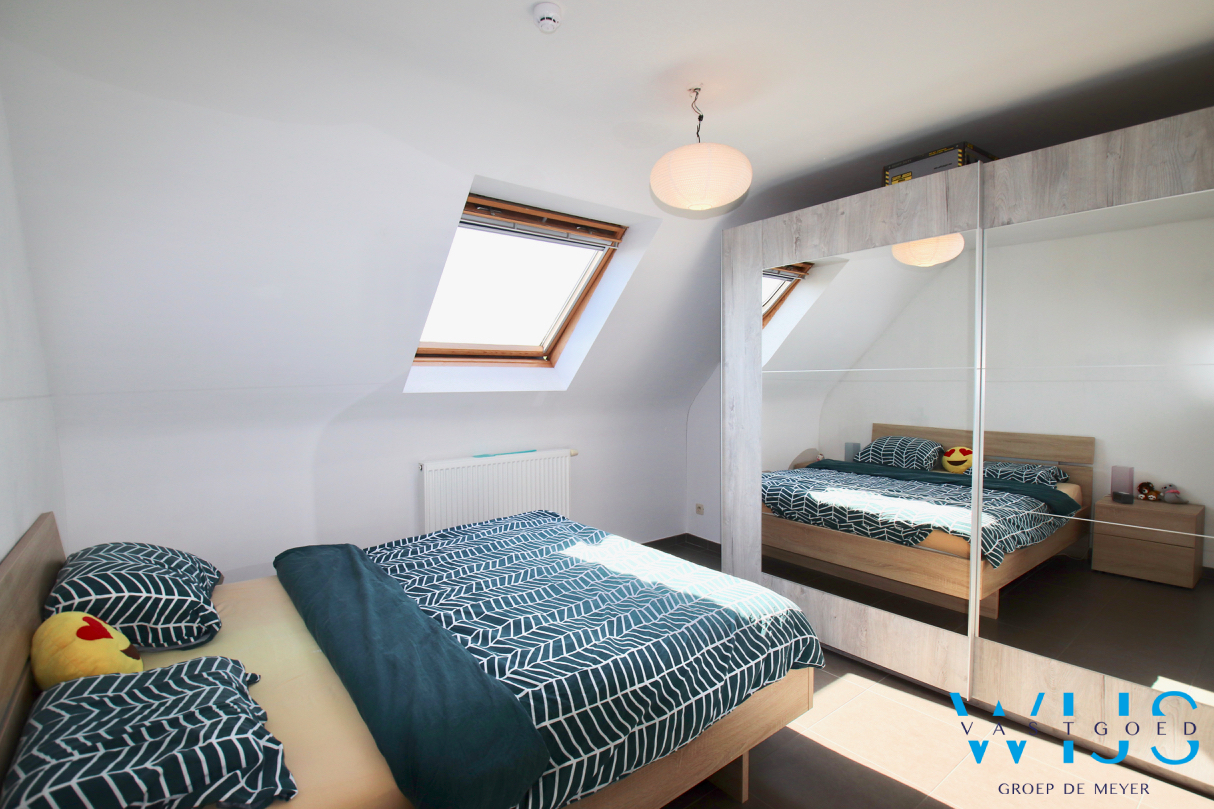 Instapklaar appartement met ZEER RUIM zonneterras te Ertvelde ! 