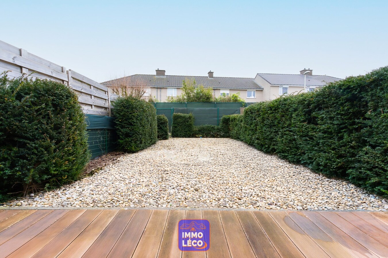 Maison moderne dans un lotissement avec parking 2 voit. &amp; jardin, proche de la Gare ! 