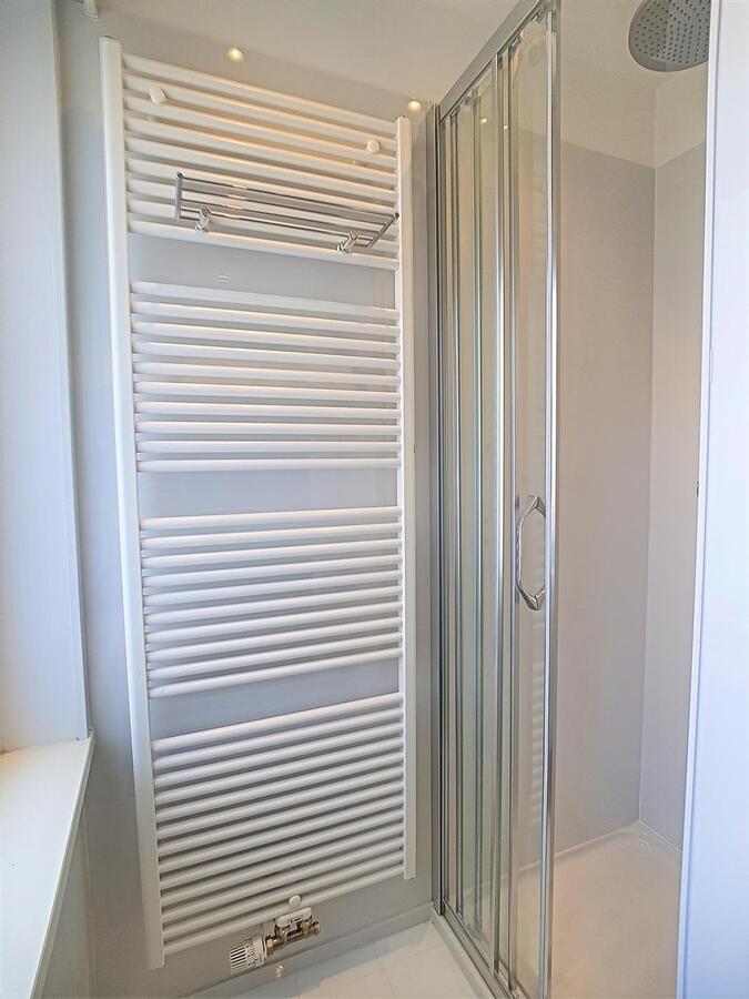 Leuk, lichtrijk appartement op rustige ligging vlakbij het centrum - Heist 