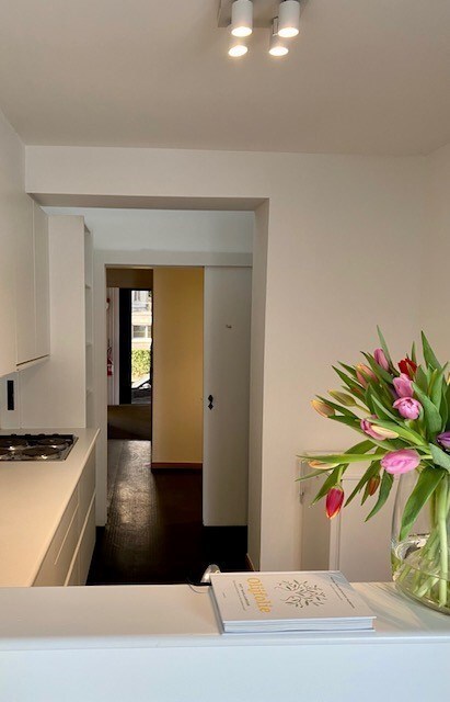 Gelijkvloerse kantoorruimte in een karaktervol herenhuis. 