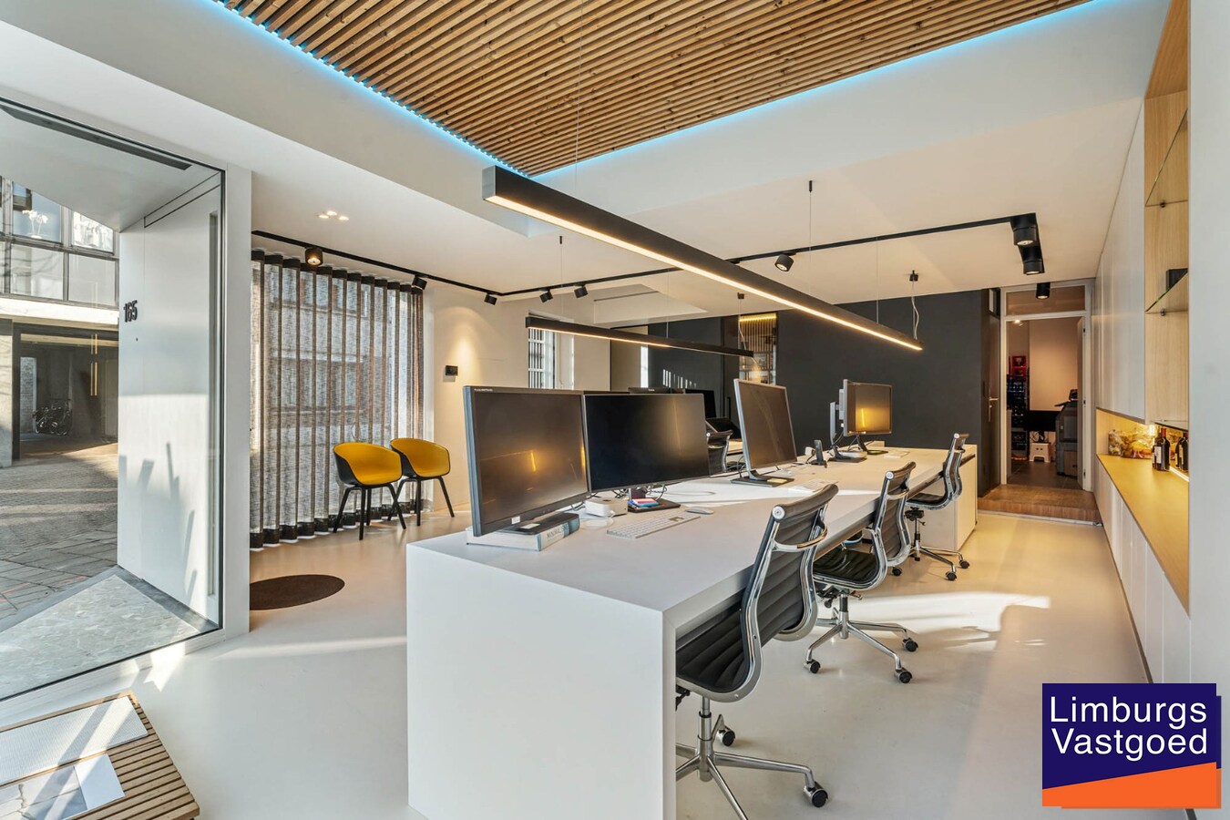 Modern instapklaar kantoor in Hasselt centrum met energielabel B, 