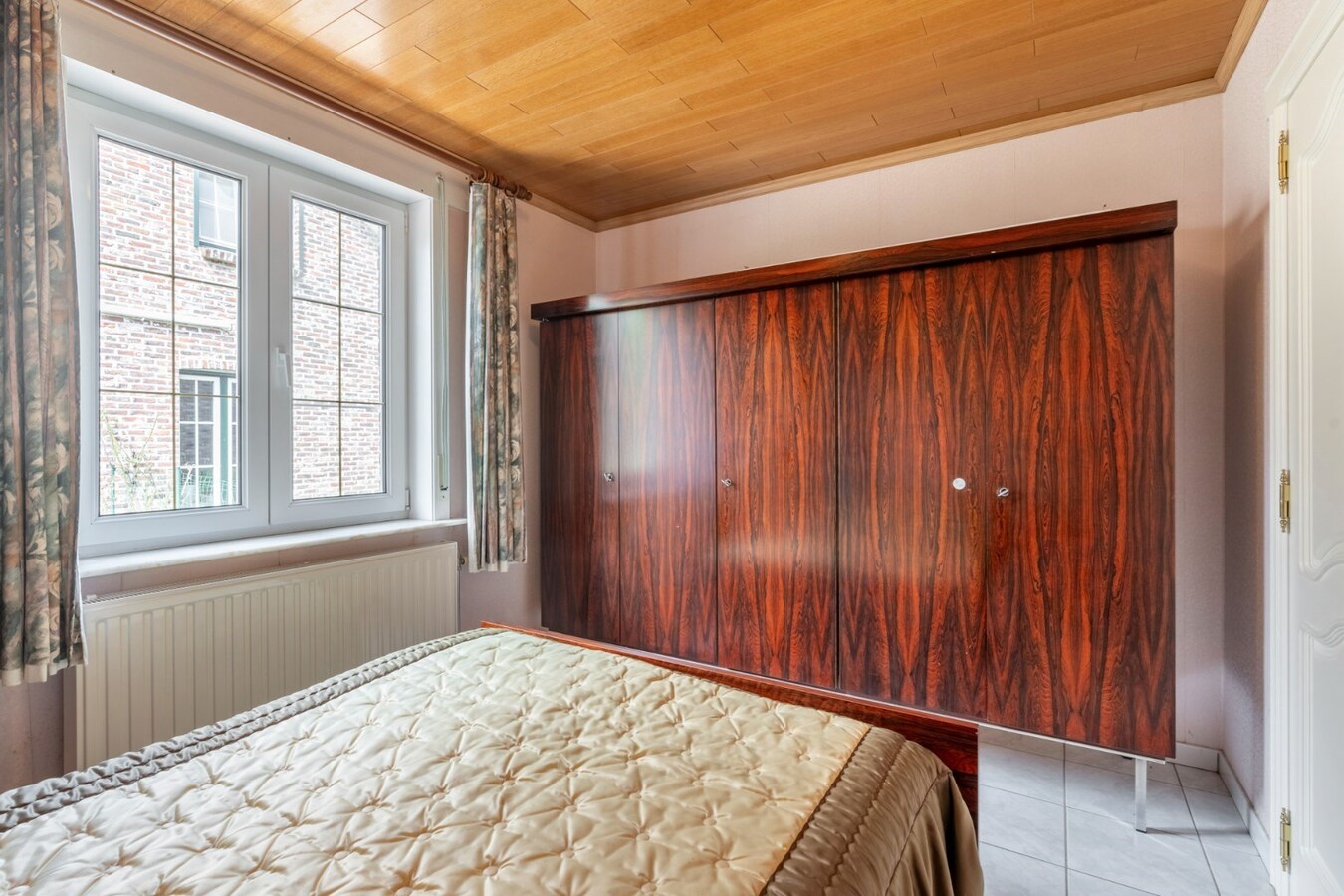 Vrijstaande, gelijkvloerse gezinswoning gelegen op een perceel van 6a18ca op een rustige locatie nabij het centrum van Neeroeteren! 