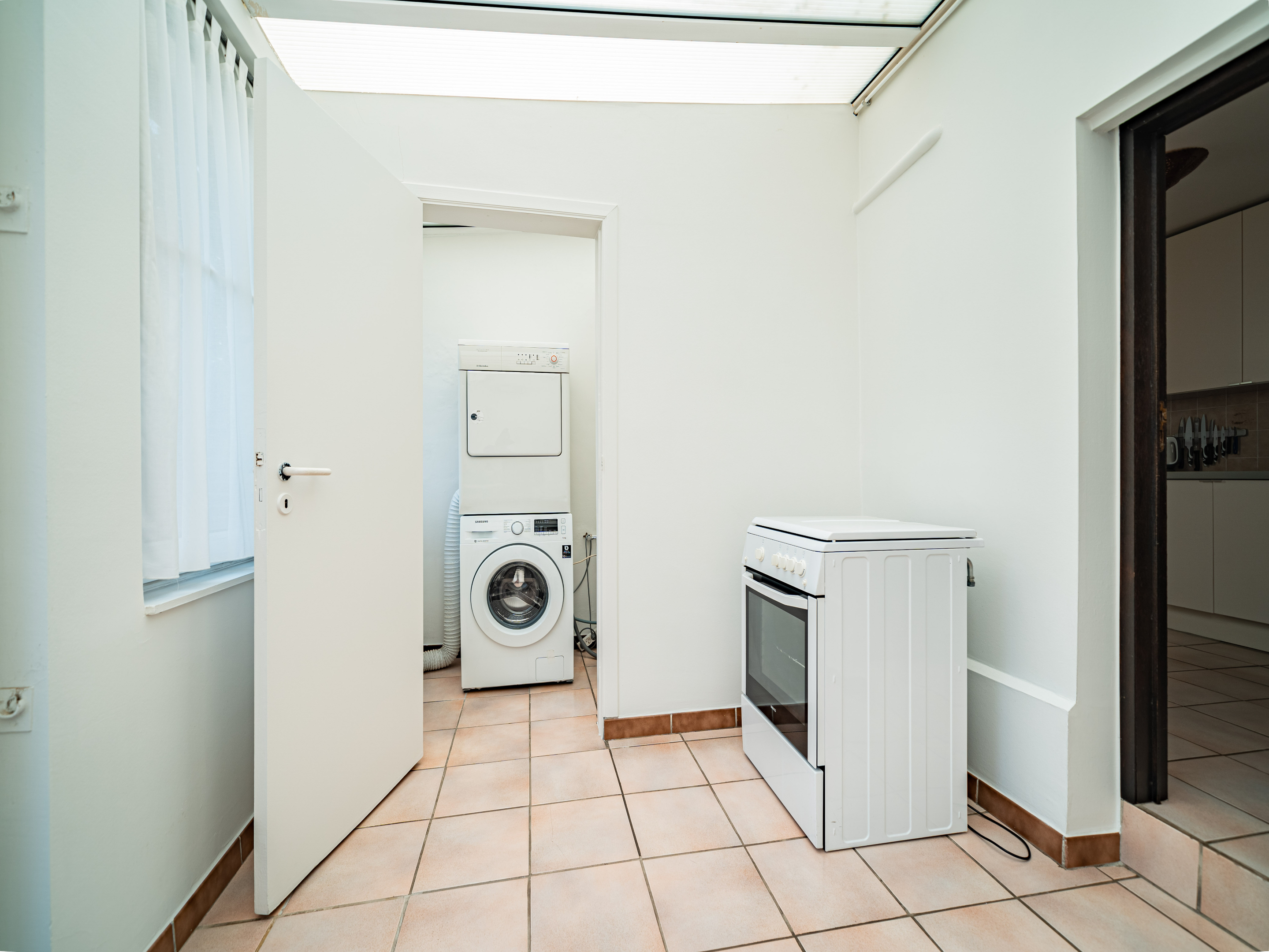 Uitzonderlijk goed onderhouden instapklare woning met 3 slaapkamers en tuin 