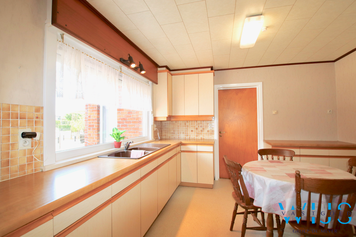 Zeer degelijk woonhuis op TOPlocatie te ERTVELDE ! 