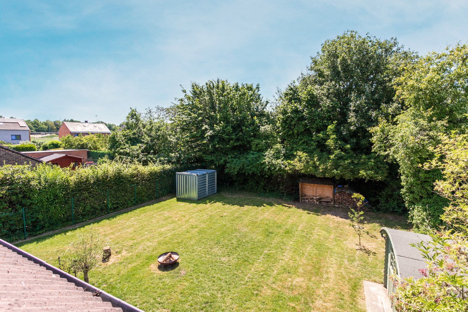 Verzorgde 4-gevelwoning met 2 slpk en garage te Halle op 6a74ca 