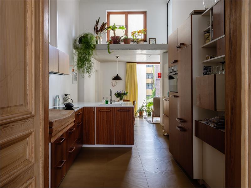 Uitzonderlijk klassevol herenhuis met handelspand in het hart van het historisch centrum 