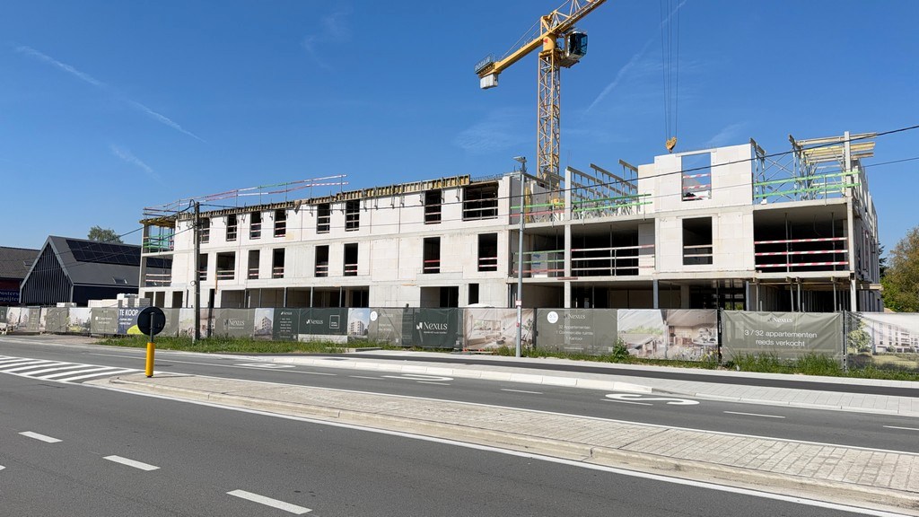 Nieuwbouw kantoor en winkelruimte te koop in Oostakker