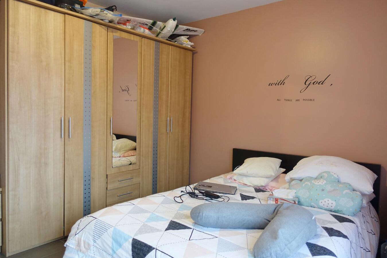 Vernieuwd appartement met 2 slaapkamers 