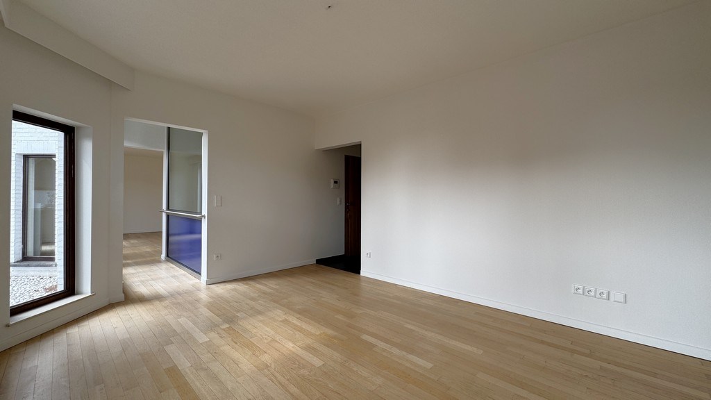 Instapklaar kantoor te huur nabij N12 in Schilde