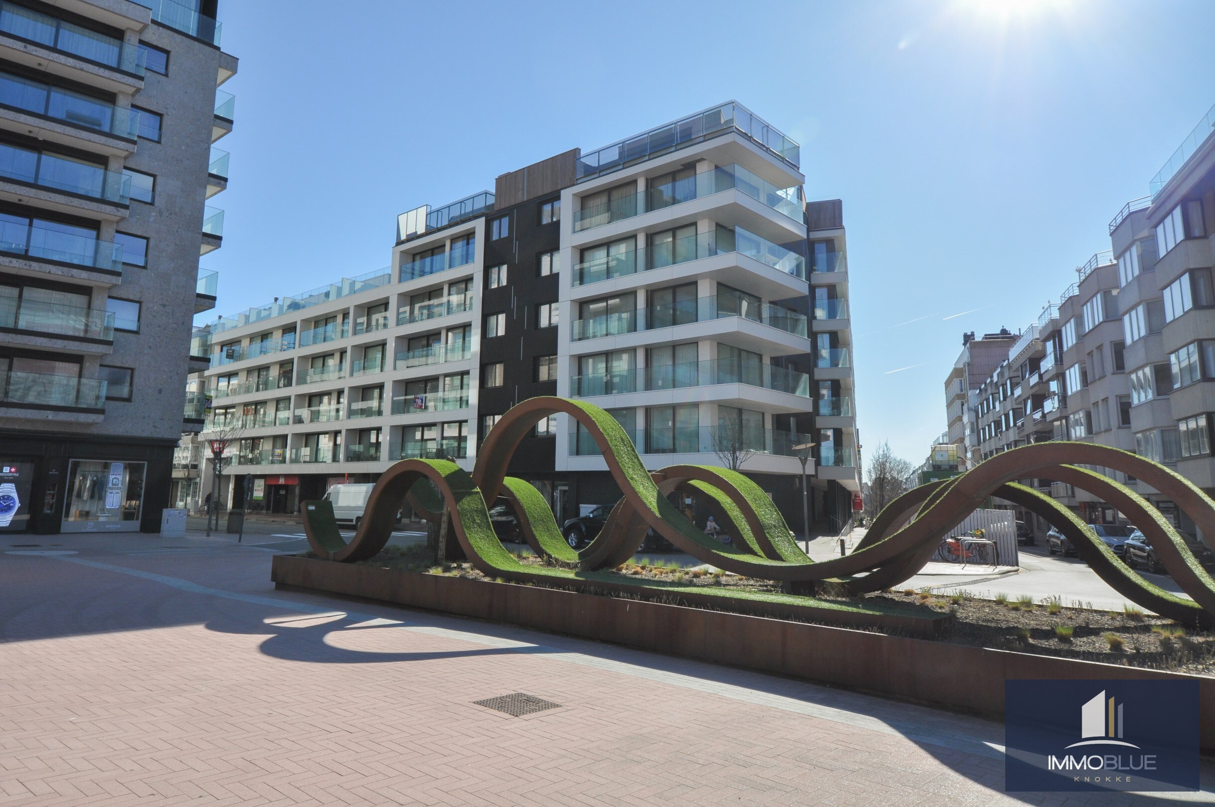 Appartement prêt à emménager situé sur la Place du Phare. 
