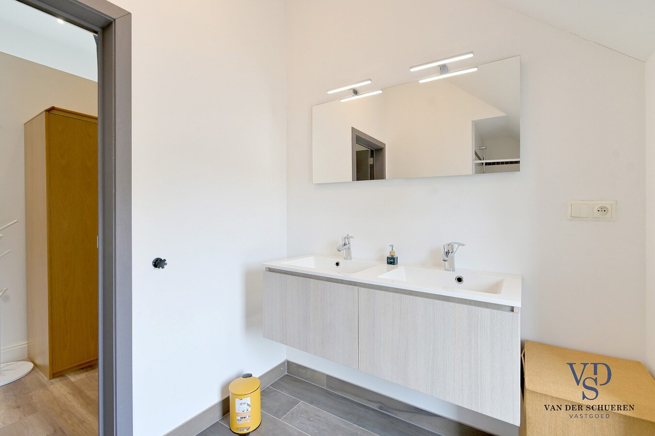 Ruime, instapklare gezinswoning in centrum Gavere. 