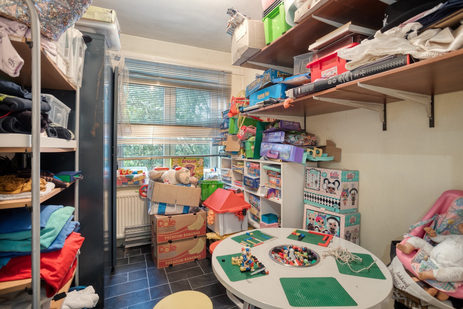 Te renoveren woning met 5 slpk. op ruim perceel van 18a 95ca in Mol 