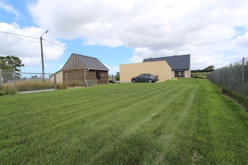 Alleenstaande woning met 4 slaapkamers te Diksmuide 