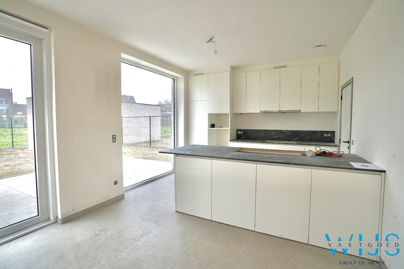Moderne nieuwbouwwoning met 3 slaapkamers in rustige woonwijk te Oosteeklo 