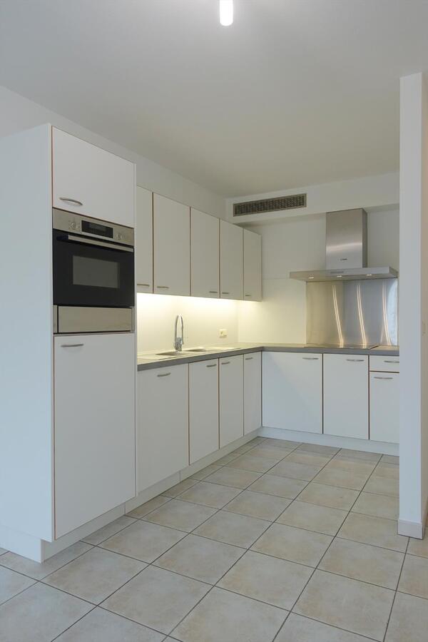 Lichtrijk appartement nabij centrum 