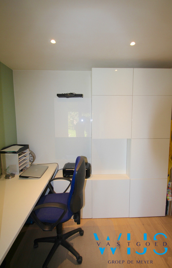 Verrassend ruim woonhuis op een TOPlocatie in ERTVELDE ! 