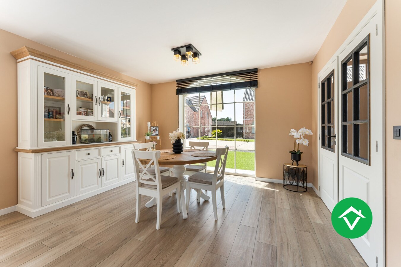 Recente nieuwbouwwoning met vier slaapkamers te Menen 