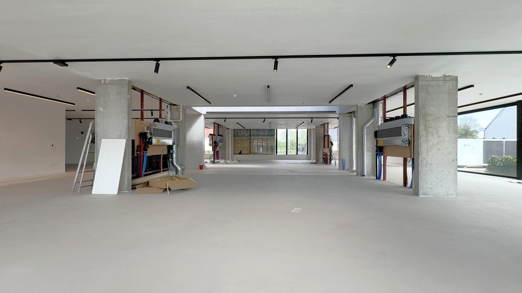 Nieuwbouw kantoorgelijkvloers te huur aan N70 in Lochristi