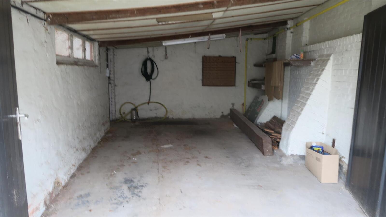 Verzorgde woning met 3 slaapkamers en garage 