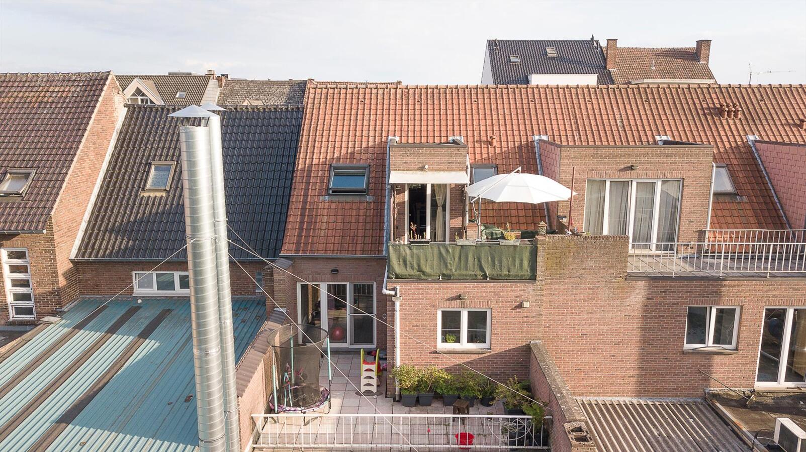Appartement 1 slaapkamer, terras, eigen zolder – op de bruisende Pauwengraaf! 