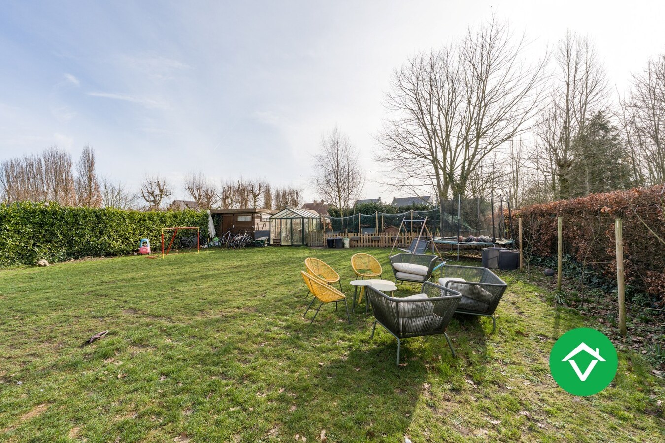 Alleenstaande woning met 5 slaapkamers en garage te Koekelare 