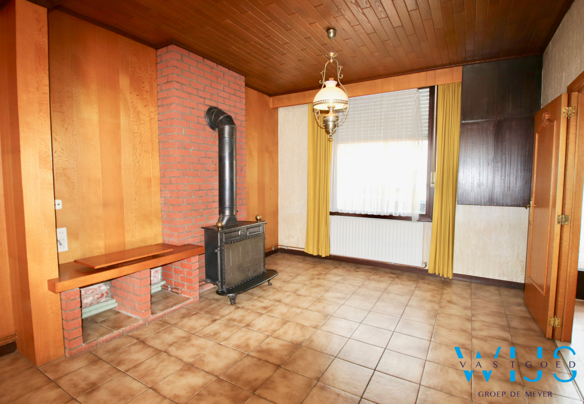 Op te frissen woonhuis op een mooi perceel te Ertvelde ! 