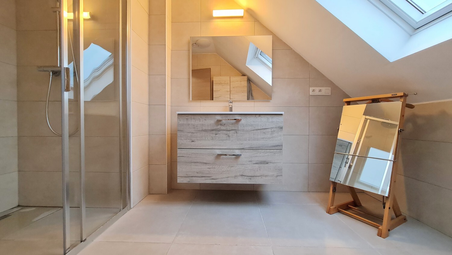 Moderne duplex van 2019 met royaal zuidgeoriënteerd terras 