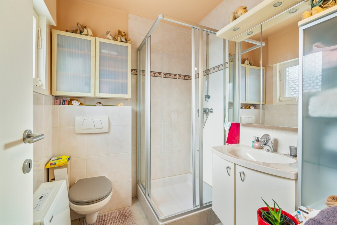 Halfopen bebouwing met terras in Christus - Koning (Stubbekwartier) 