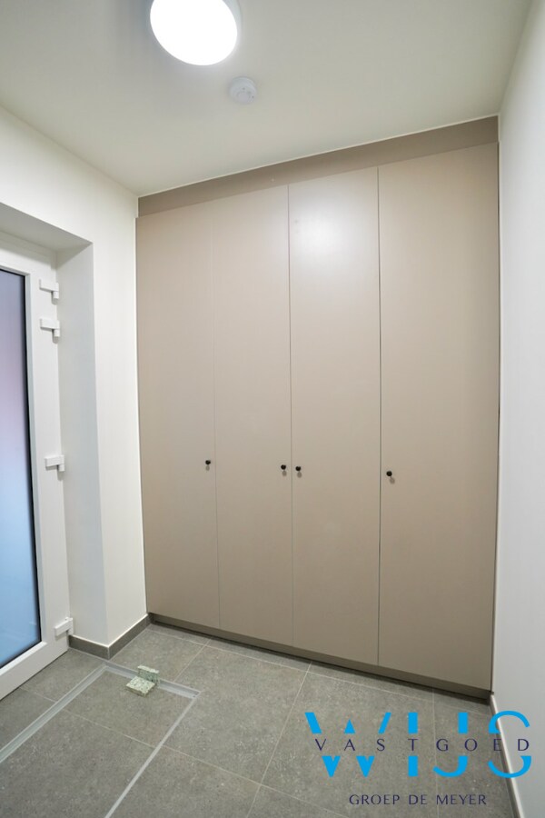 Drieslaapkamer appartement met garage in hartje Ertvelde ! 