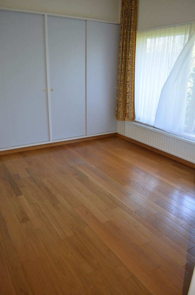 Bungalow met 3 slpks,  garages en tuin te Maldegem 