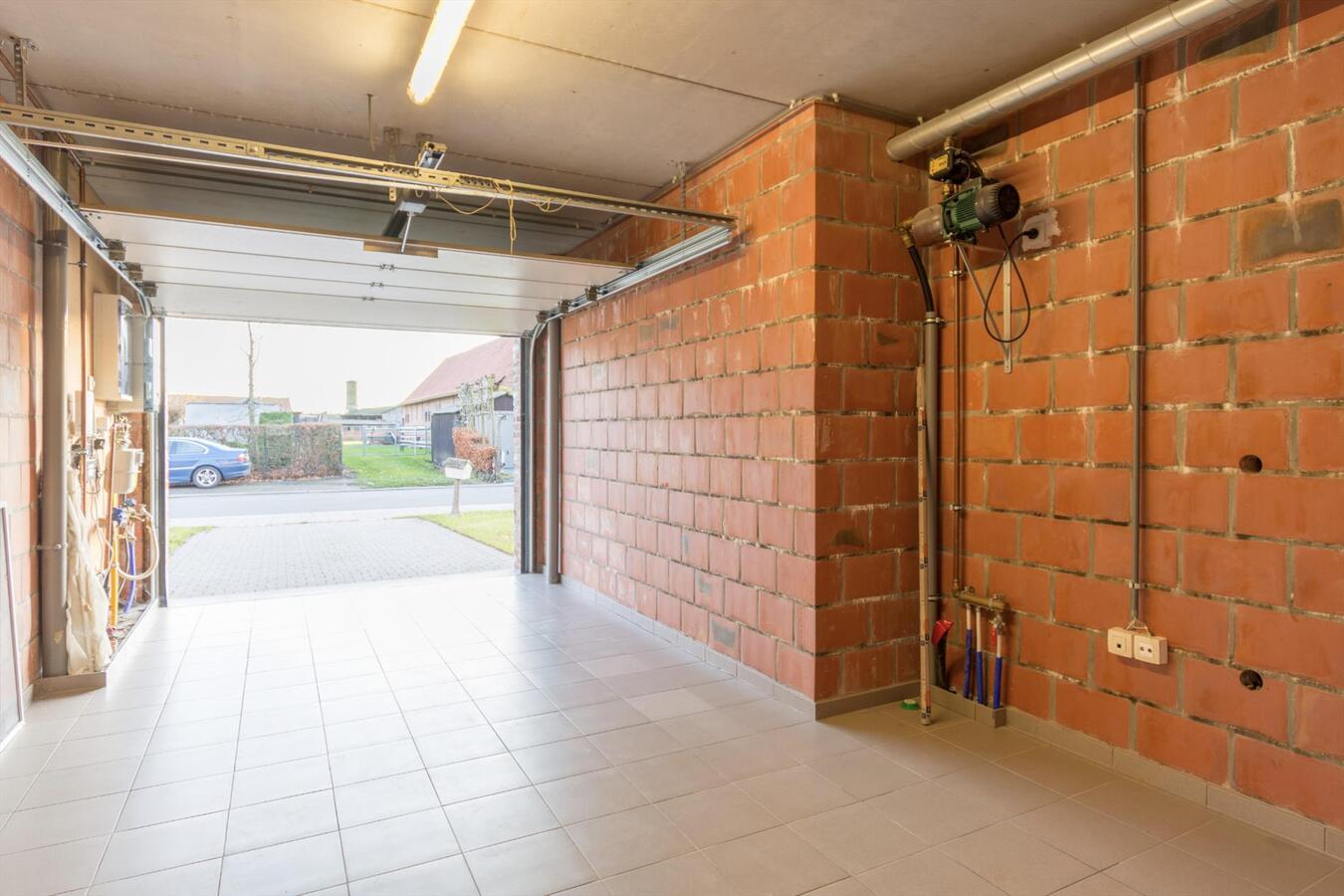 Goed gelegen recente pastoriewoning 