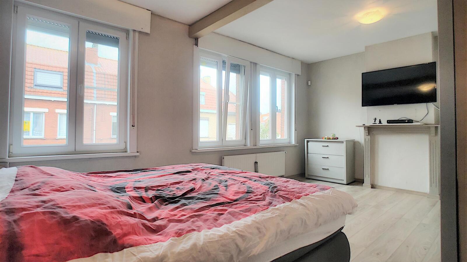 Grote gezinswoning met twee garages - Zeebrugge 