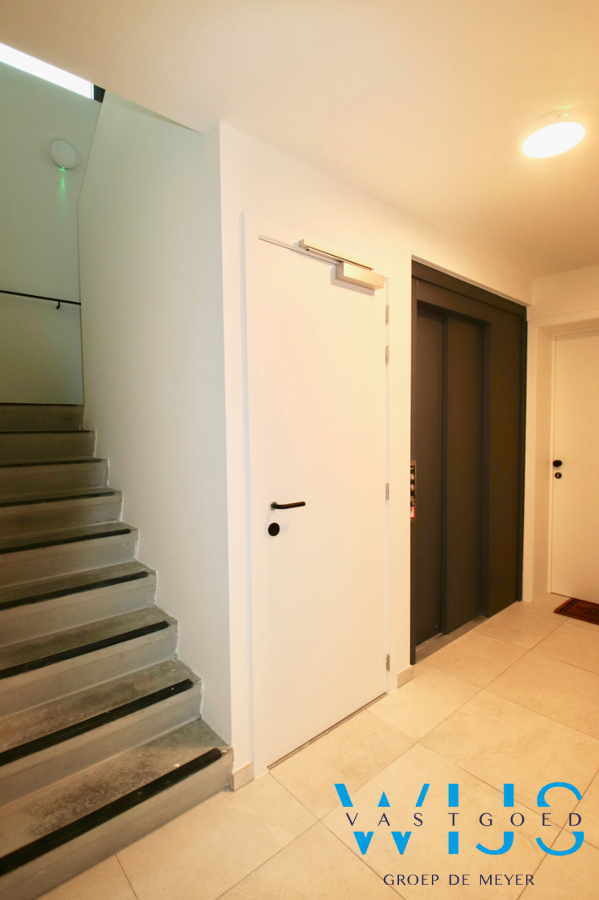 Zeer aangenaam gelijkvloers appartement met tuin te Belzele ! 