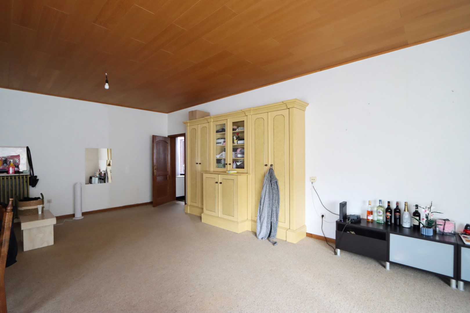 Veel lichtinval in de woonkamer