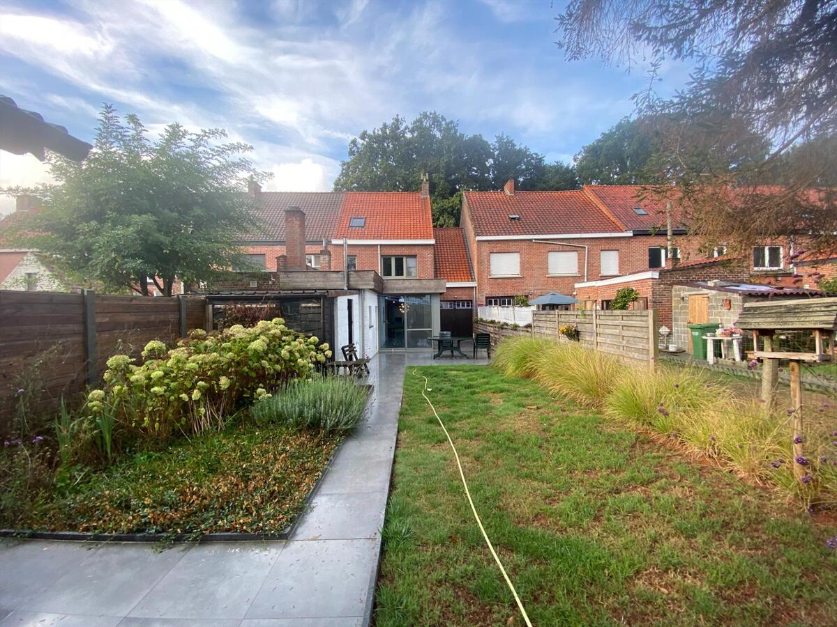 Volledig gerenoveerde woning met 3 slaapkamers 