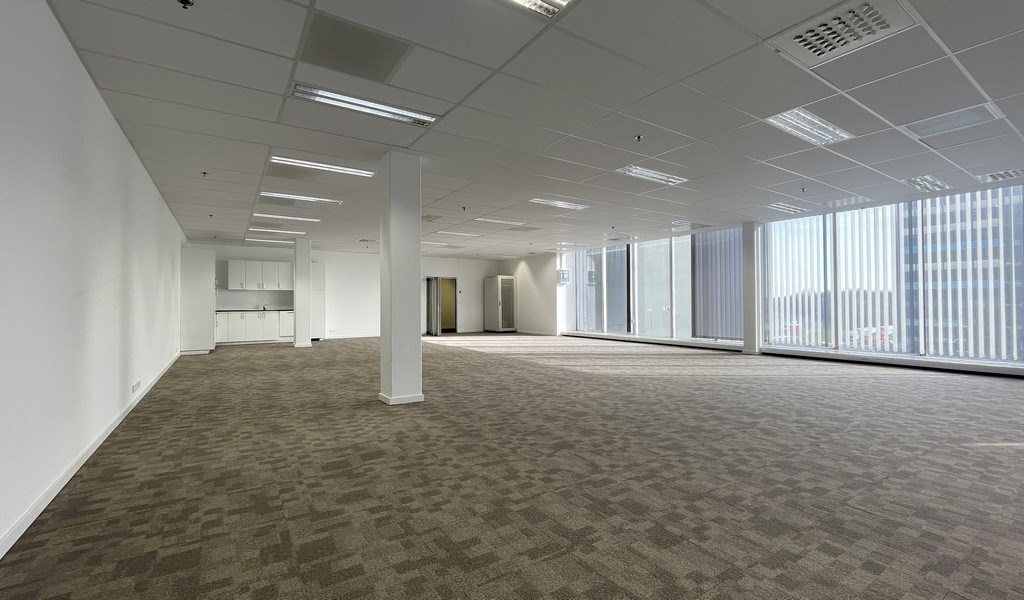 Vernieuwde kantoren te huur in Ahlers Building te Antwerpen